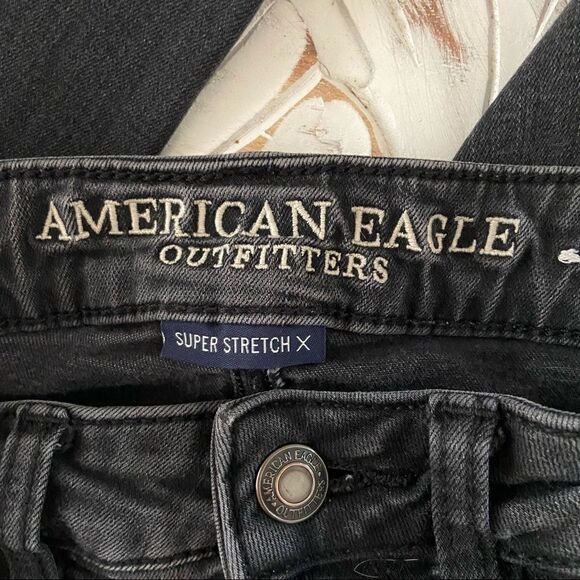 American Eagle Black Super High Rise Jegging size 4 - Picture 8 of 8